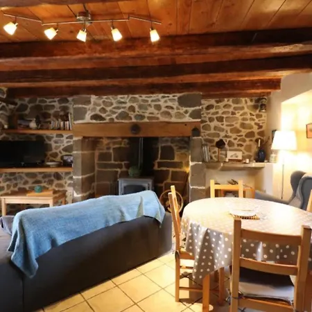 Maison Au Calme Avec Jardin, Cheminee, Wi-fi, Proche Des Volcans D'auvergne - Animaux Acceptes - Fr-1-742-131 Сasa de vacaciones *