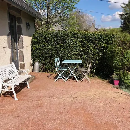 Maison Au Calme Avec Jardin, Cheminee, Wi-fi, Proche Des Volcans D'auvergne - Animaux Acceptes - Fr-1-742-131 Сasa de vacaciones