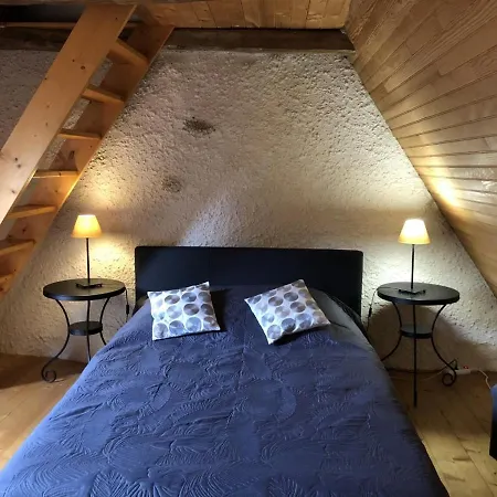 Сasa de vacaciones Maison Au Calme Avec Jardin, Cheminee, Wi-fi, Proche Des Volcans D'auvergne - Animaux Acceptes - Fr-1-742-131 Saint-Martin-Valmeroux