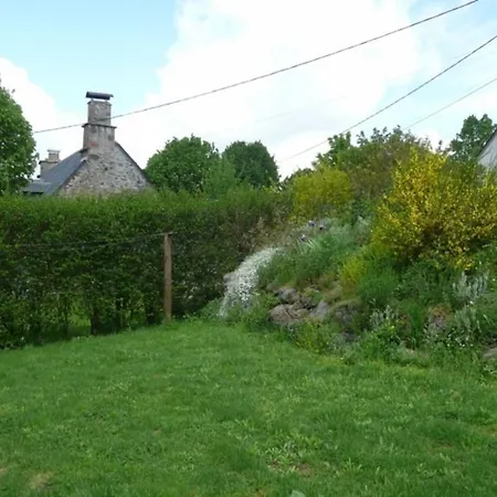 Maison Au Calme Avec Jardin, Cheminee, Wi-fi, Proche Des Volcans D'auvergne - Animaux Acceptes - Fr-1-742-131 Сasa de vacaciones